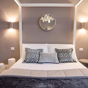 Cardilli Luxury 2*, Rome Italy